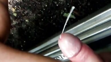 Mi faccio una sega in macchina