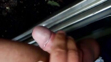 Mi faccio una sega in macchina