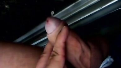 Mi faccio una sega in macchina