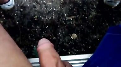 Mi faccio una sega in macchina