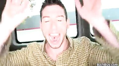 Ragazzo inculato sulla macchina