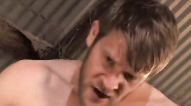 Scopata gay tra pistoleri