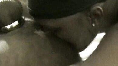 Froci negri si inculano