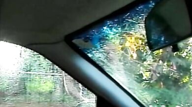 Lava la macchina in cambio di un cazzo