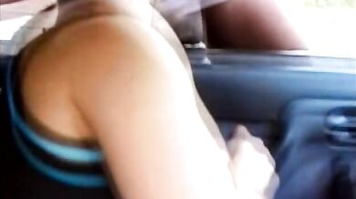 Lava la macchina in cambio di un cazzo