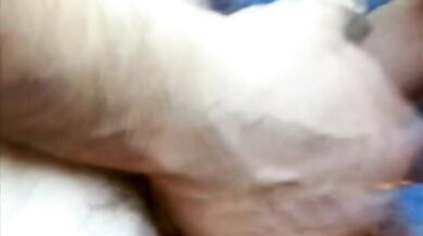 Lava la macchina in cambio di un cazzo