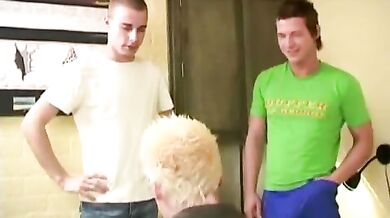 Tre gay si scopano il culo