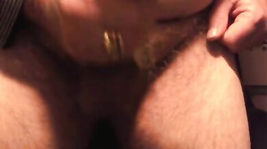 Si stupra l'uccello da solo