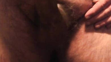 Si stupra l'uccello da solo