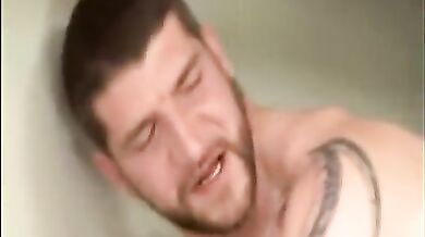 Grosso cetriolo nel culo