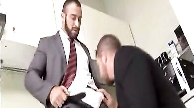 Grosso cetriolo nel culo