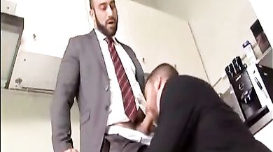 Grosso cetriolo nel culo