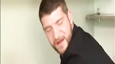 Grosso cetriolo nel culo