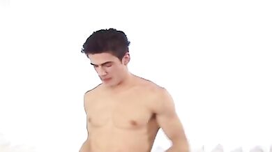 Ragazzo etero si sega