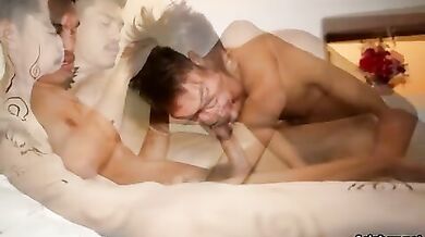 Frocetti asiatici scopano