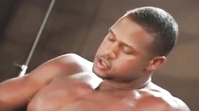 Detenuti negri inculano un agente