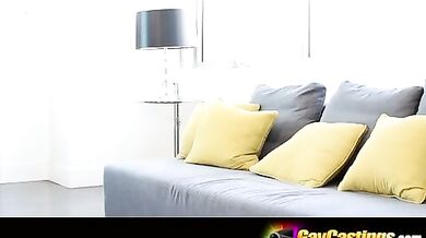 Orso gay viene spanato nel culo