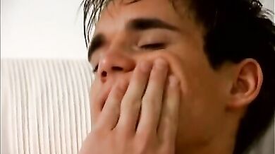 Giovanni si fa una sega