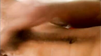 Giovanni si fa una sega