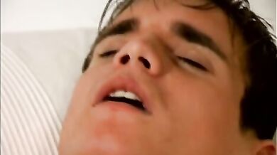 Giovanni si fa una sega