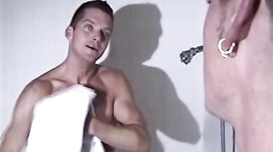 Papà gay scopa un ragazzo