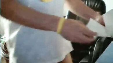 Ragazzo sexy con un grosso pisello