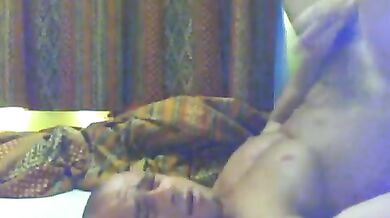 Gay sborra sulla pancia