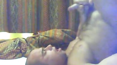 Gay sborra sulla pancia