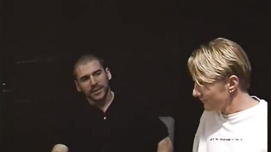 Checca bionda succhia pisello bruno