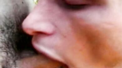 Gay naturisti scopano nella foresta