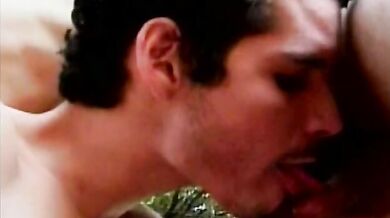 Gay naturisti scopano nella foresta