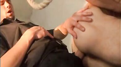 Gli piace il cazzo umido