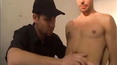 Gli piace il cazzo umido