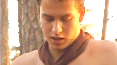 Gay arrapati nel bosco