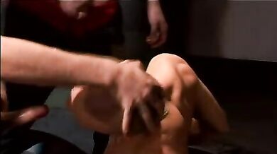 Cazzo in culo e urina in faccia