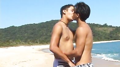 Gay latini trombano nudi