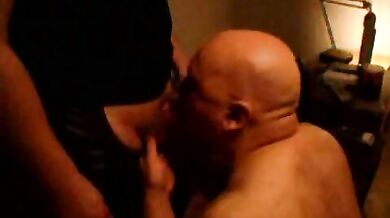 Grassone succhia cazzo