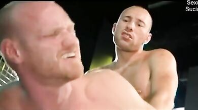 Avvocato gay spanato nel culo