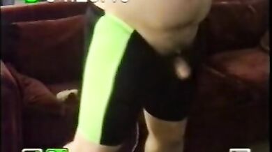 Maialone gay grasso si masturba