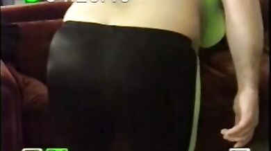 Maialone gay grasso si masturba