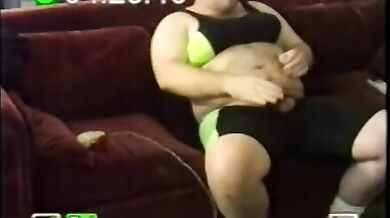 Maialone gay grasso si masturba