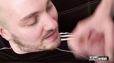 Sportivi gay si fottono il culo