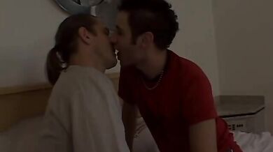 Ti lecco il culo frocetta !