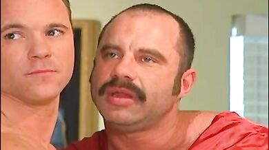 Orso gay incula il fidanzato