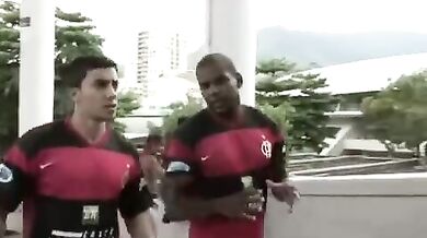 Orgia con negro in uno spogliatoio