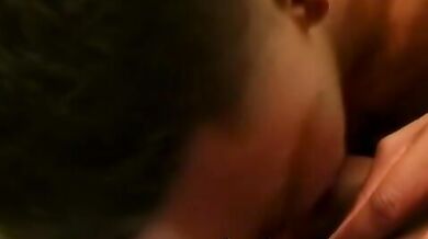 Negro succhia bel pisello