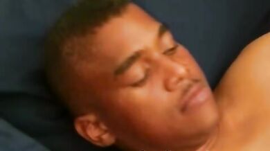 Negro succhia bel pisello