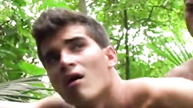 Orgia gay nella foresta pluviale