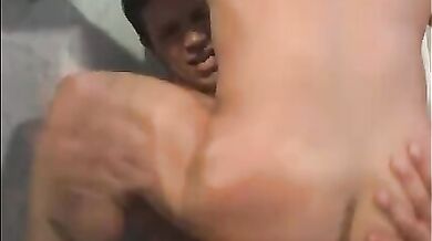 Orgia gay interraziale