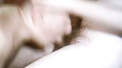 Vecchio porco frocio fa un pompino